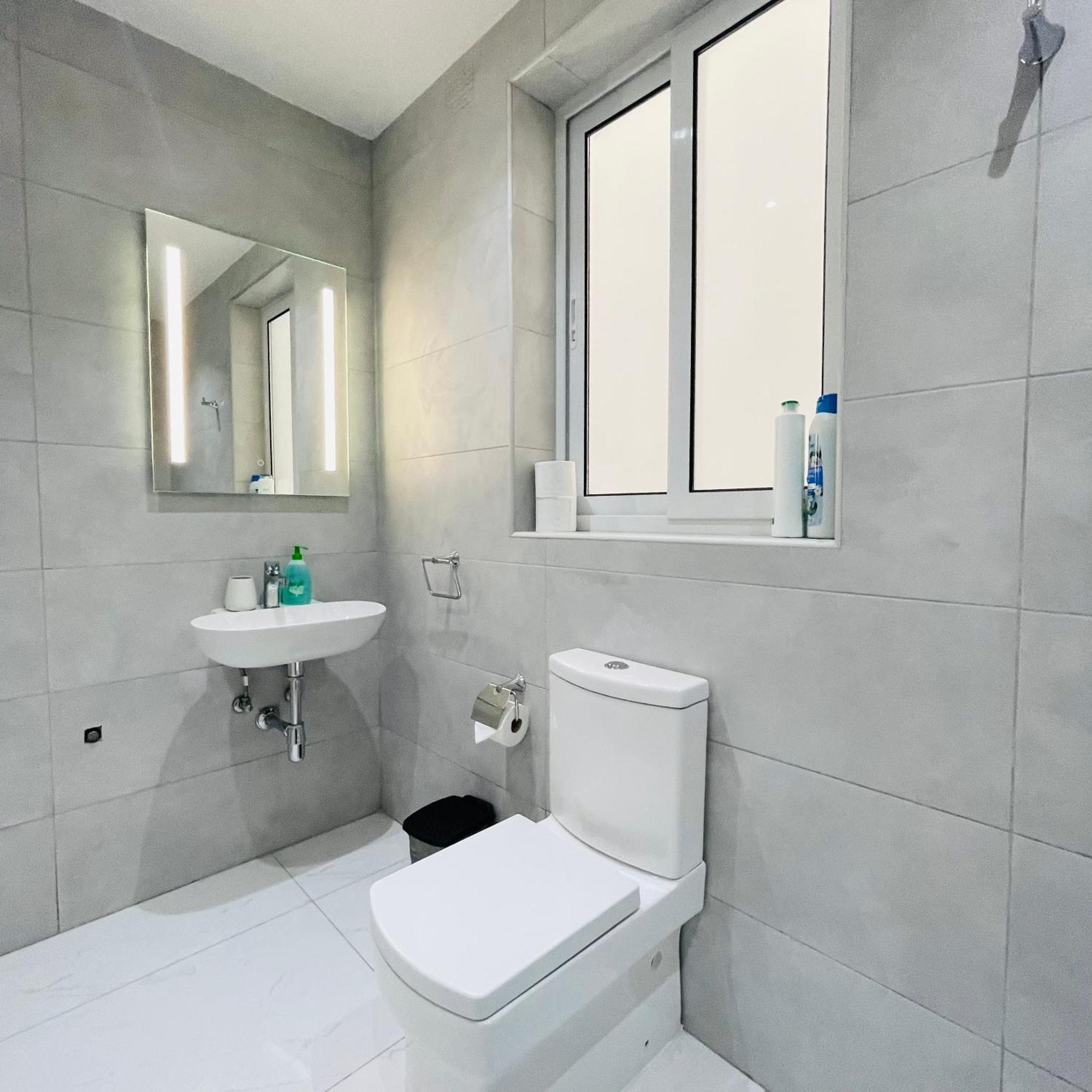 Blu Mar Sea View Apartments خليج سانت بول المظهر الخارجي الصورة