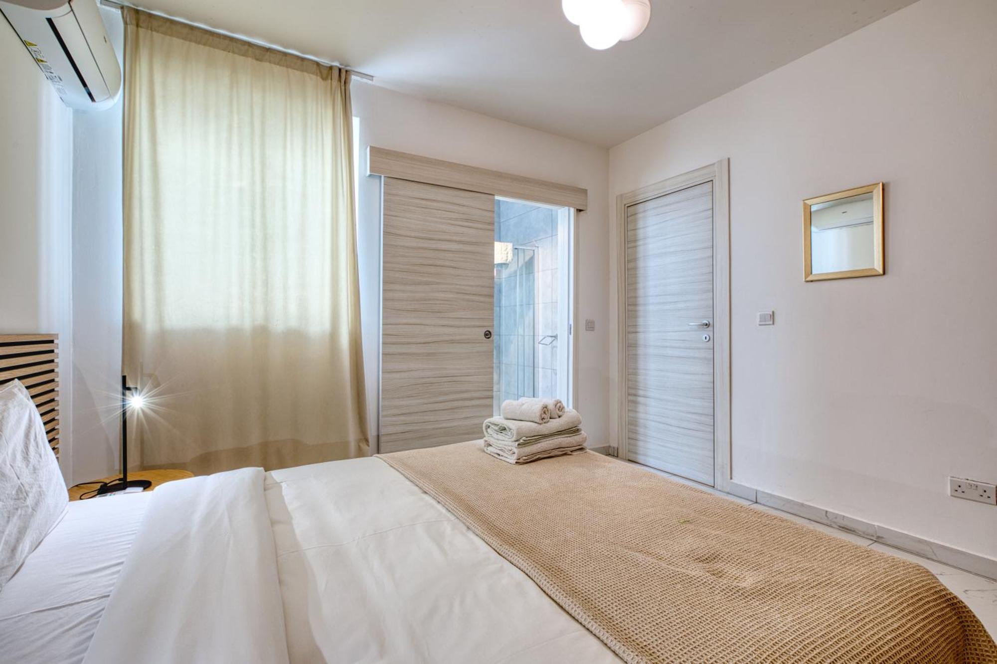 Blu Mar Sea View Apartments خليج سانت بول المظهر الخارجي الصورة