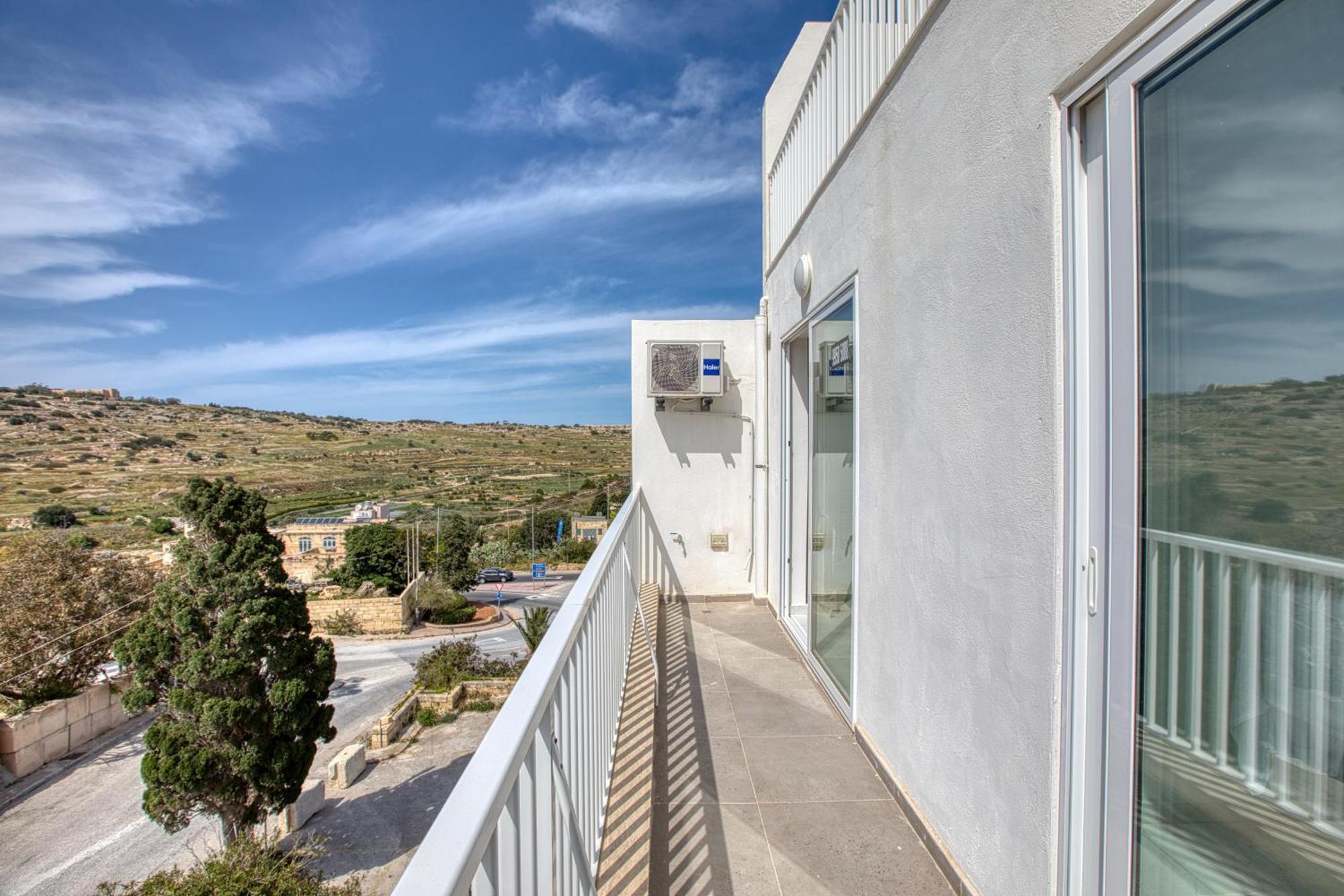 Blu Mar Sea View Apartments خليج سانت بول المظهر الخارجي الصورة